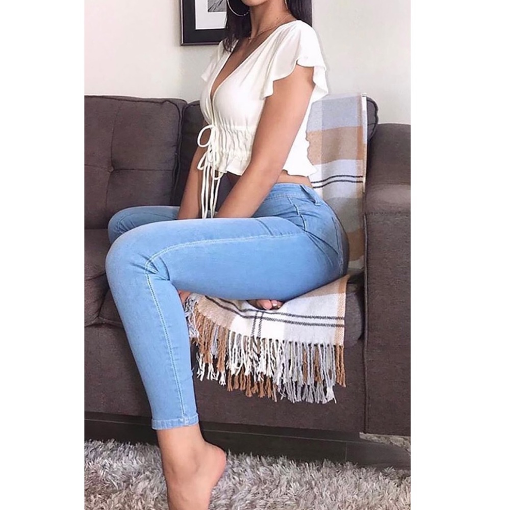 FN Light Midrise ankle jeans🍑💫